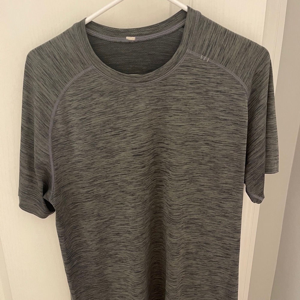 Lululemon metal vent tech